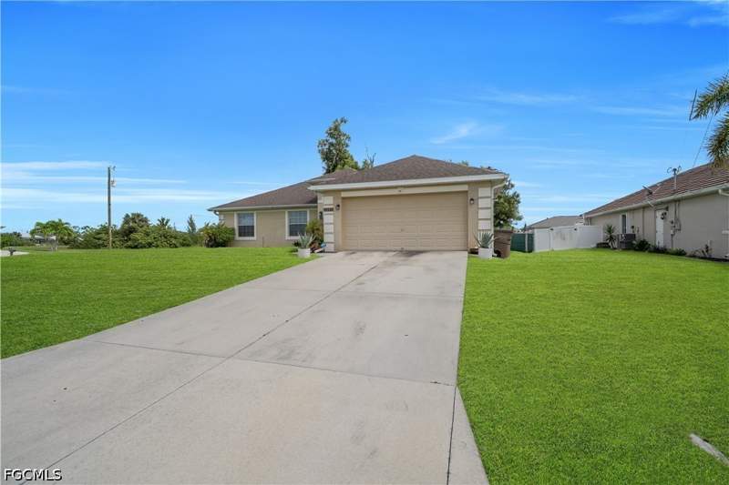4 bedroom SingleFamilyResidence at 1211 NW 27th Pl, Cape Coral, Cape Coral — photo 2