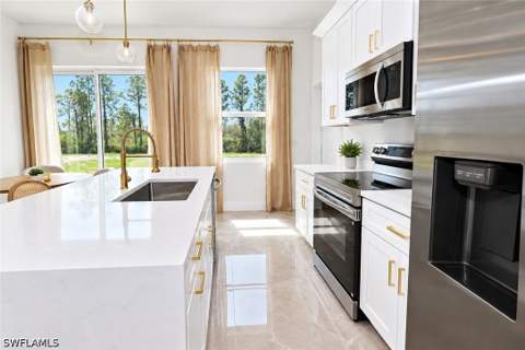 501 Willowbrook Dr, Lehigh Acres FL - photo 11 of 38