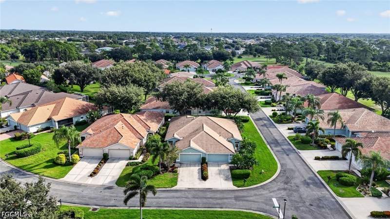 2 bedroom Attached at 2291 Granby Dr, Westminster, Lehigh Acres — photo 4