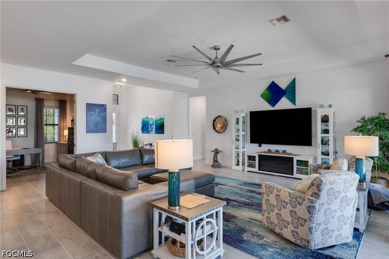 3 bedroom SingleFamilyResidence at 1413 SE 10th Ave, Cape Coral, Cape Coral — photo 3