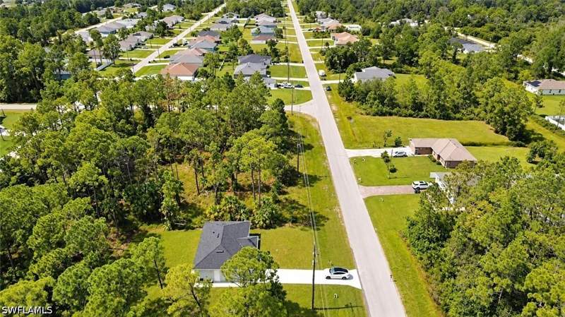 3 bedroom SingleFamilyResidence at 465 Windermere Dr, Greenbriar, Lehigh Acres — photo 3