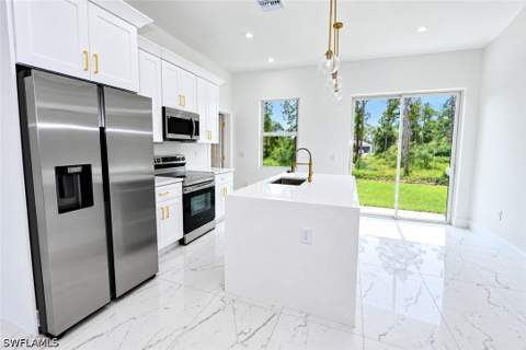 465 Windermere Dr, Lehigh Acres FL - photo 7 of 36