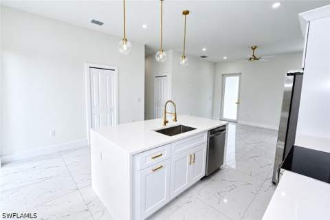 465 Windermere Dr, Lehigh Acres FL - photo 9 of 36