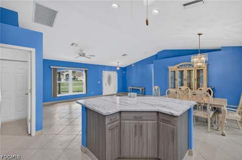 240 SE 28th Ter, Cape Coral FL - photo 10 of 36