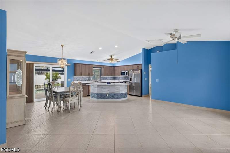 3 bedroom SingleFamilyResidence at 240 SE 28th Ter, Cape Coral, Cape Coral — photo 4