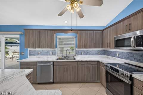 240 SE 28th Ter, Cape Coral FL - photo 9 of 36