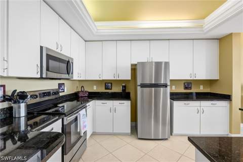 133 Vintage Bay Dr 29, Marco Island FL - photo 10 of 39