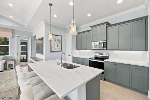 7006 Saona Ct, Naples FL - photo 8 of 32