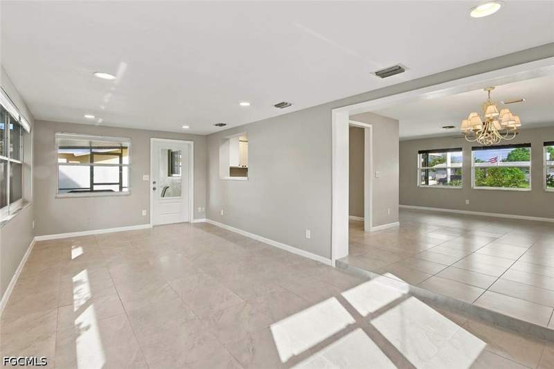 2 bedroom SingleFamilyResidence at 1814 Cornwallis Pkwy, Cornwallis, Cape Coral — photo 4