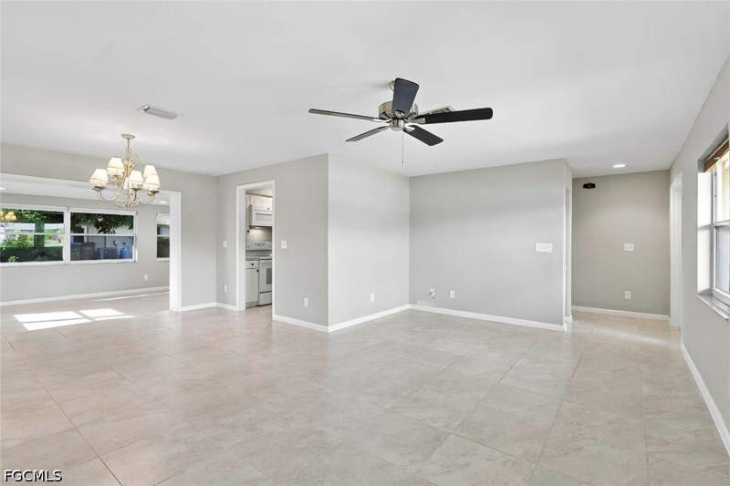 2 bedroom SingleFamilyResidence at 1814 Cornwallis Pkwy, Cornwallis, Cape Coral — photo 5