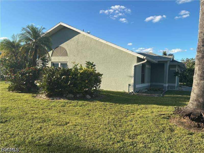 2 bedroom SingleFamilyResidence at 13262 Radcliffe Dr, Villas One, Fort Myers — photo 2