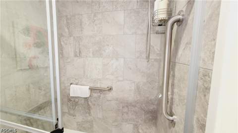 352 Shoreland Dr, Fort Myers FL - photo 10 of 18