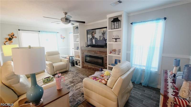 2 bedroom ManufacturedHome at 352 Shoreland Dr, Orange Harbor Mobile Home Park, Fort Myers — photo 5
