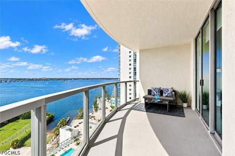 3000 Oasis Grand Blvd 1401, Fort Myers FL - photo 19 of 46