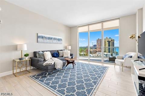 3000 Oasis Grand Blvd 1401, Fort Myers FL - photo 7 of 46