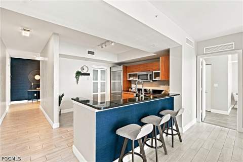 3000 Oasis Grand Blvd 1401, Fort Myers FL - photo 9 of 46