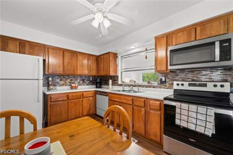 4029 SE 3rd Ave, Cape Coral FL - photo 12 of 36