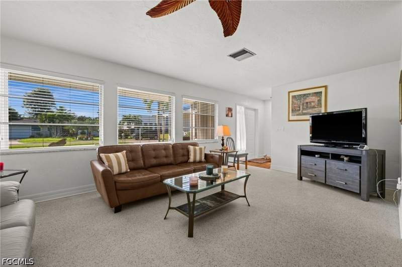2 bedroom SingleFamilyResidence at 4029 SE 3rd Ave, Cape Coral, Cape Coral — photo 3