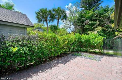 1325 Solana Rd K3, Naples FL - photo 17 of 36