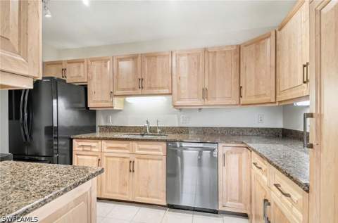 1325 Solana Rd K3, Naples FL - photo 6 of 36