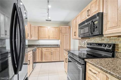 1325 Solana Rd K3, Naples FL - photo 7 of 36