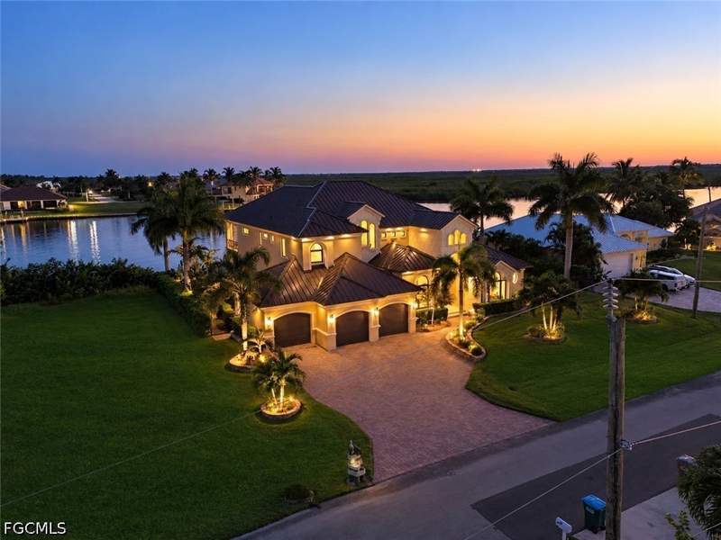 3 bedroom SingleFamilyResidence at 4108 NW 11th St, Cape Coral, Cape Coral — photo 4