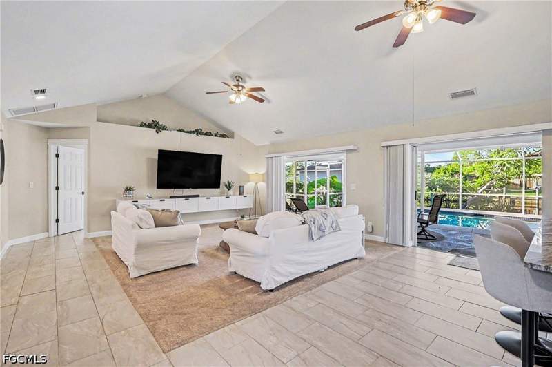 3 bedroom SingleFamilyResidence at 330 Bamboo Dr, Port Edison, North Fort Myers — photo 3