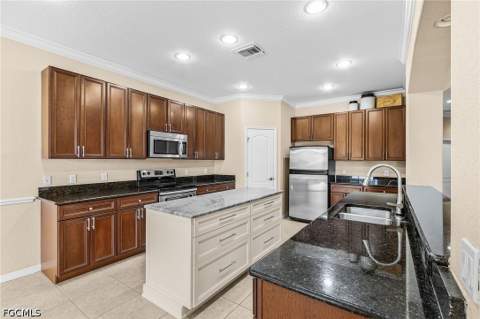 12424 Country Day Cir, Fort Myers FL - photo 8 of 38