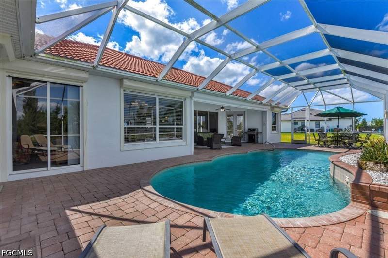 3 bedroom SingleFamilyResidence at 2607 NW 25th St, Cape Coral, Cape Coral — photo 4