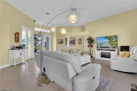 2607 NW 25th St, Cape Coral FL - photo 9 of 37