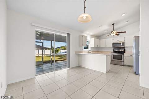 147 SE 19th Ln, Cape Coral FL - photo 12 of 40