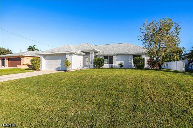 3 bedroom SingleFamilyResidence at 147 SE 19th Ln, Cape Coral, Cape Coral — photo 2
