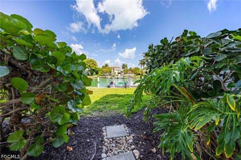 1250 Tennisplace Ct E33, Sanibel FL - photo 11 of 38