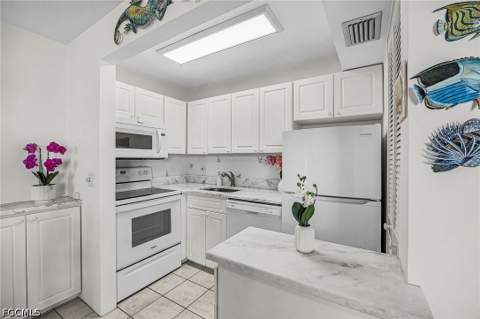 1250 Tennisplace Ct E33, Sanibel FL - photo 20 of 38