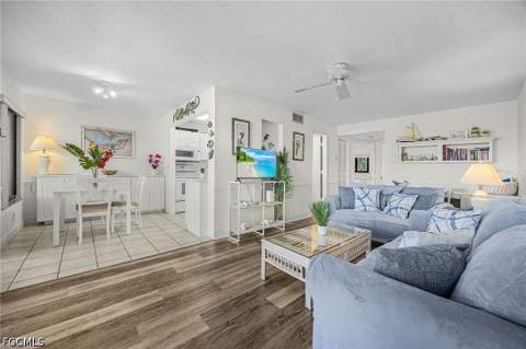 1250 Tennisplace Ct E33, Sanibel FL - photo 23 of 38