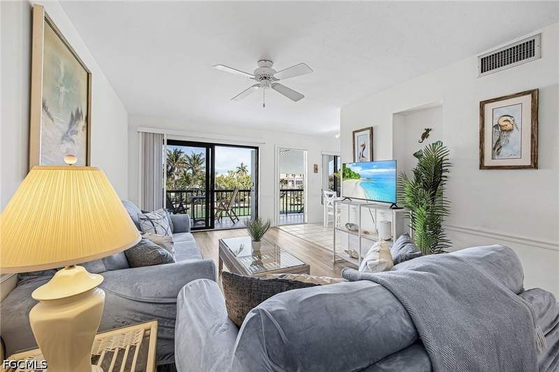2 bedroom Condominium at 1250 Tennisplace Ct E33, Tennisplace, Sanibel — photo 4