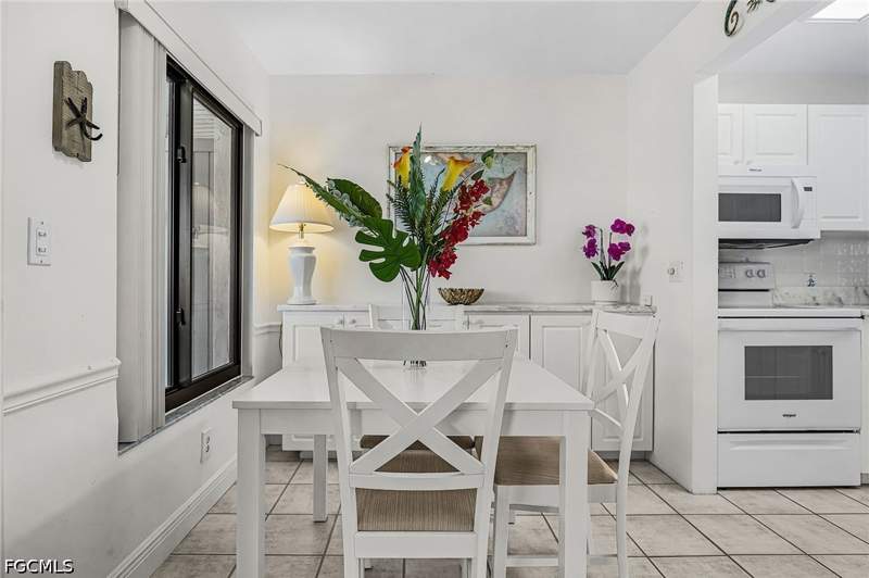 2 bedroom Condominium at 1250 Tennisplace Ct E33, Tennisplace, Sanibel — photo 5