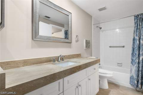 5817 Glencove Dr 405, Naples FL - photo 15 of 17