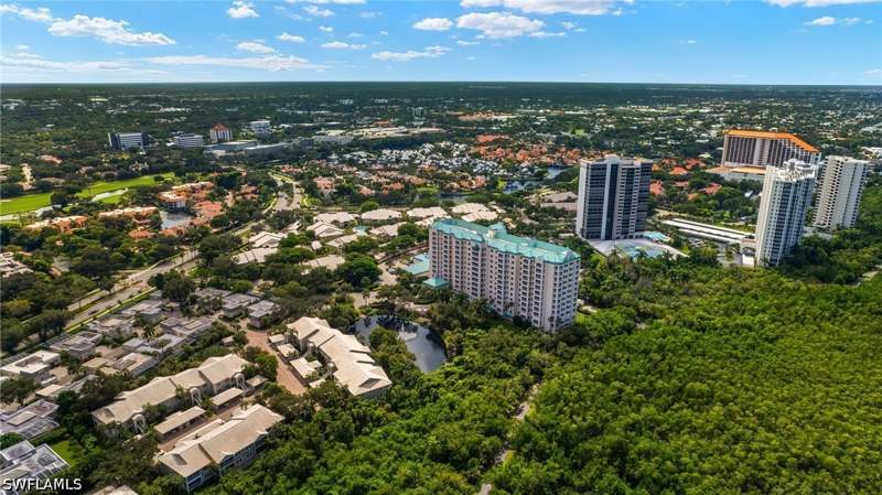 2 bedroom Condominium at 5817 Glencove Dr 405, Glencove, Naples — photo 3