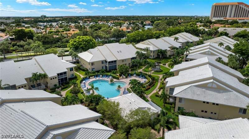 2 bedroom Condominium at 5817 Glencove Dr 405, Glencove, Naples — photo 4