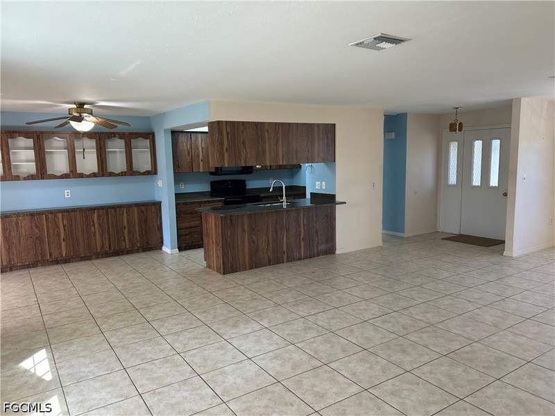 3 bedroom SingleFamilyResidence at 1318 SE 12th St, Cape Coral, Cape Coral — photo 3