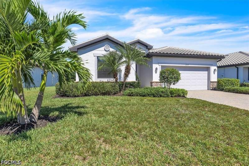 4 bedroom SingleFamilyResidence at 11914 Silver Cobblestone Way, Arborwood Preserve, Fort Myers — photo 2
