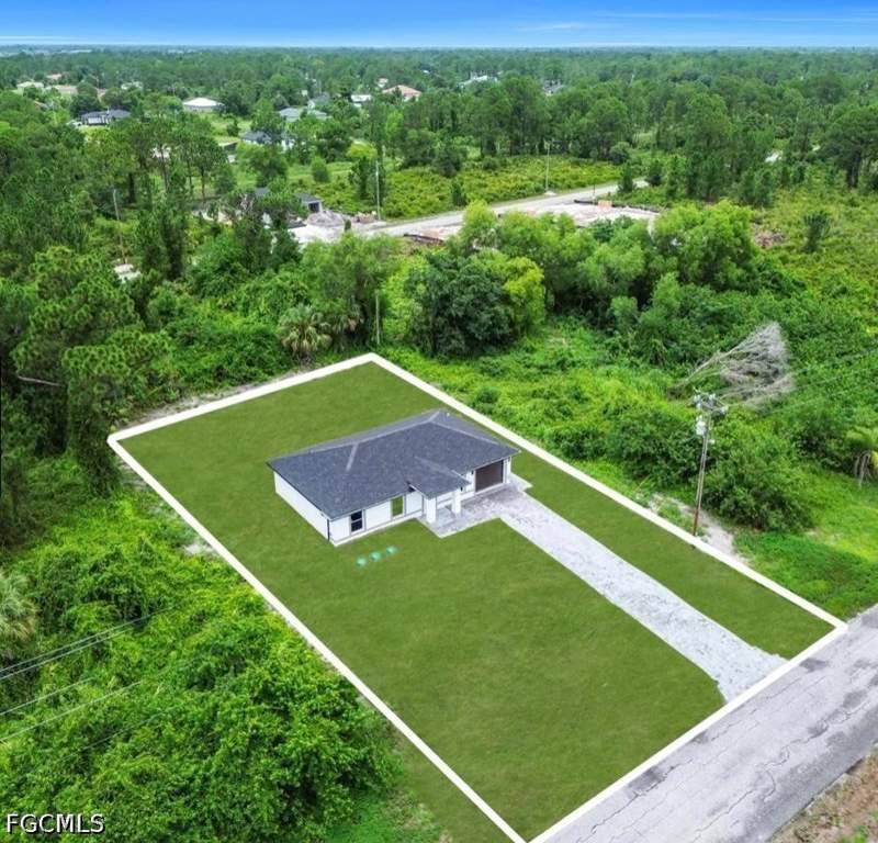 3 bedroom SingleFamilyResidence at 382 McArthur Blvd, Lehigh Acres, Lehigh Acres — photo 2