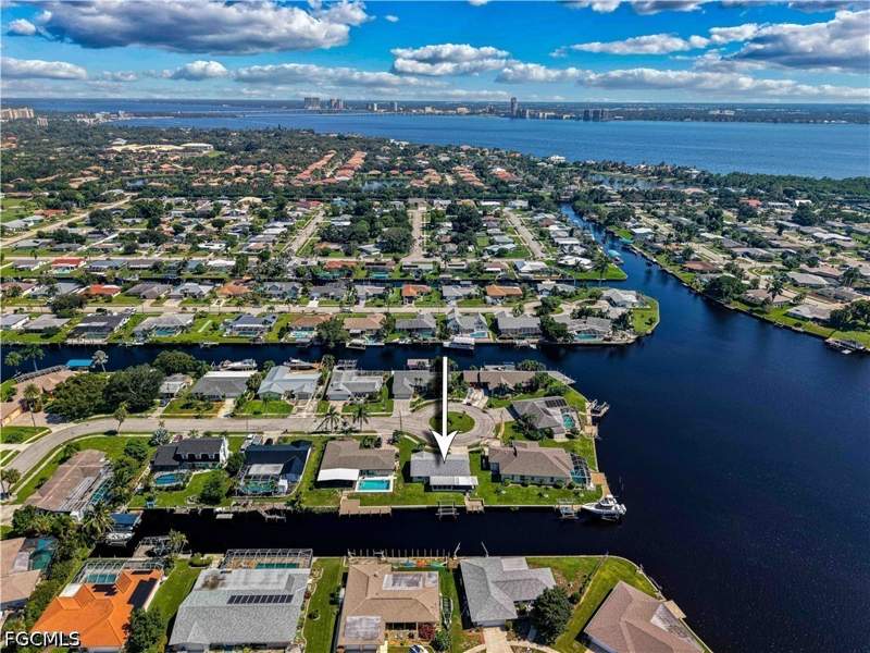 2 bedroom SingleFamilyResidence at 4547 W Coral Cir, Waterway Estates, North Fort Myers — photo 3