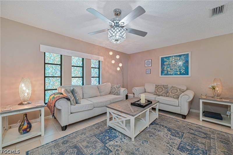 4 bedroom SingleFamilyResidence at 2202 SE 13th St, Cape Coral, Cape Coral — photo 3