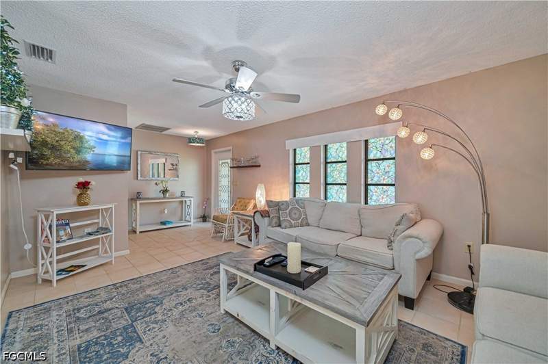 4 bedroom SingleFamilyResidence at 2202 SE 13th St, Cape Coral, Cape Coral — photo 4