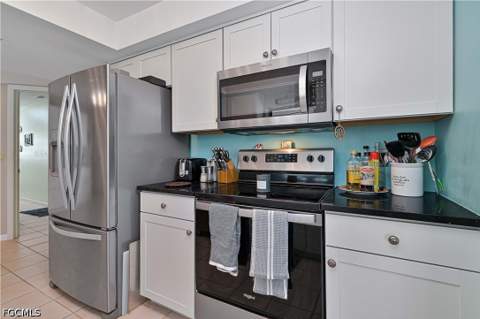 2202 SE 13th St, Cape Coral FL - photo 6 of 37