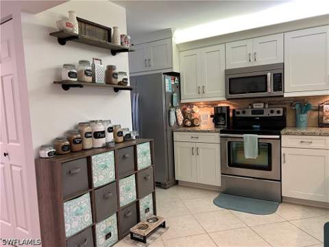 1140 Sarah Jean Cir 205, Naples FL - photo 21 of 40
