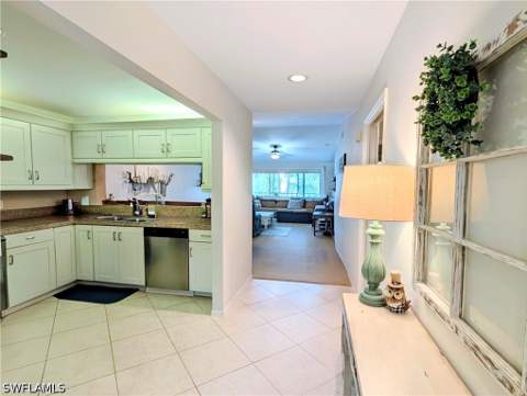 1140 Sarah Jean Cir 205, Naples FL - photo 6 of 40