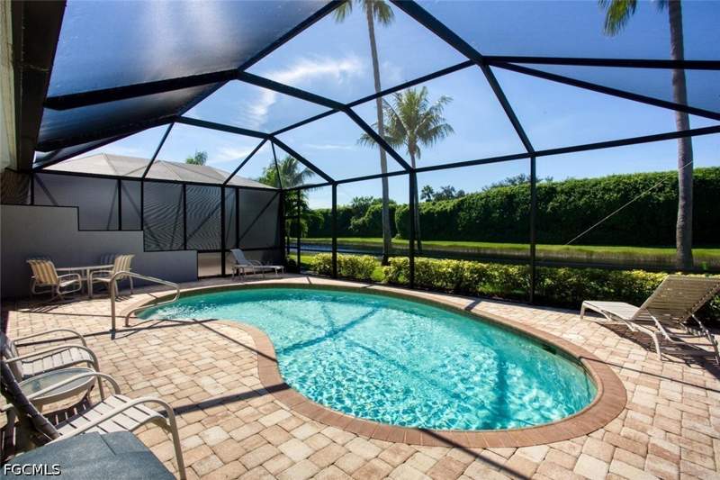 2 bedroom Attached at 10280 Sago Palm Way, Lakemont, Fort Myers — photo 2